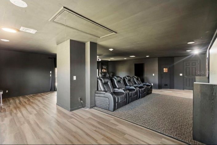 Image No.16-5 Bed House for sale