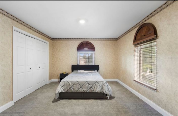 Image No.24-5 Bed House for sale