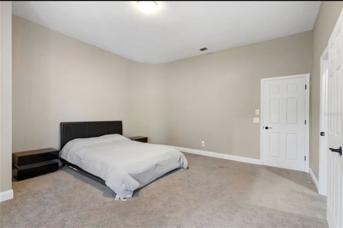 Image No.26-5 Bed House for sale