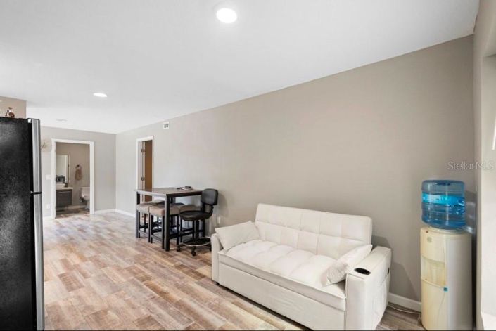 Image No.33-5 Bed House for sale