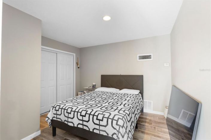 Image No.36-5 Bed House for sale