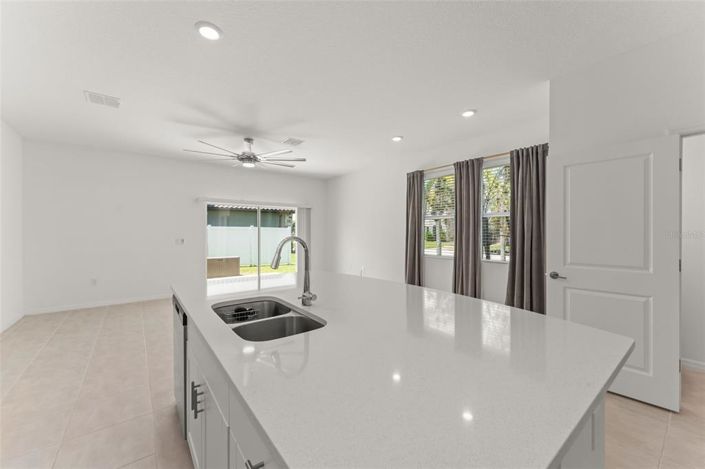 Image No.8-3 Bed Townhouse for sale
