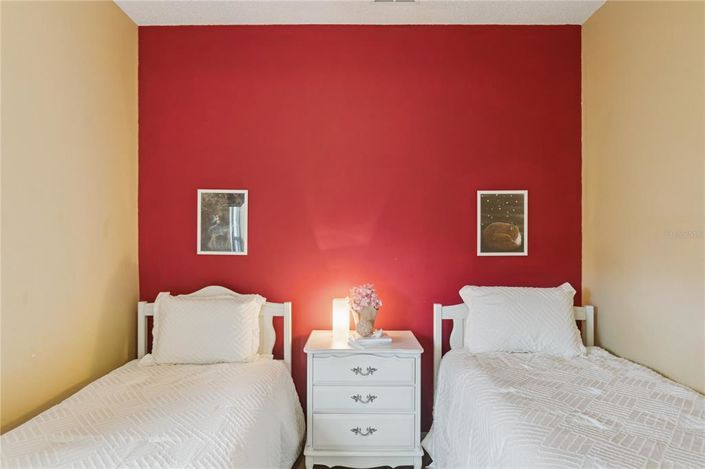 Image No.18-4 Bed House for sale