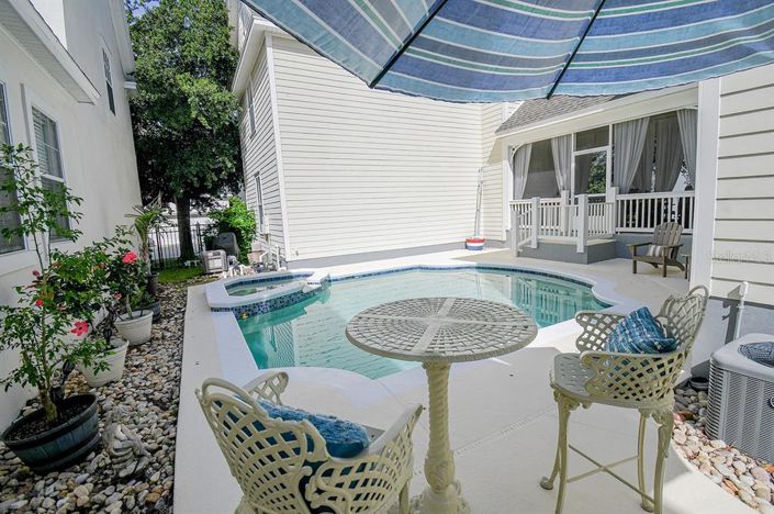 Image No.8-5 Bed House for sale