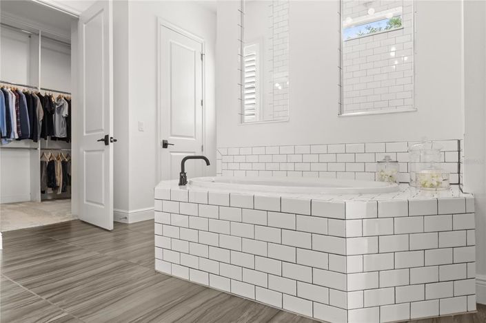Image No.29-5 Bed House for sale
