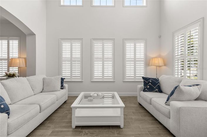 Image No.7-5 Bed House for sale
