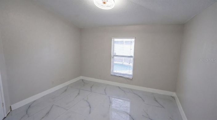 Image No.14-4 Bed House for sale