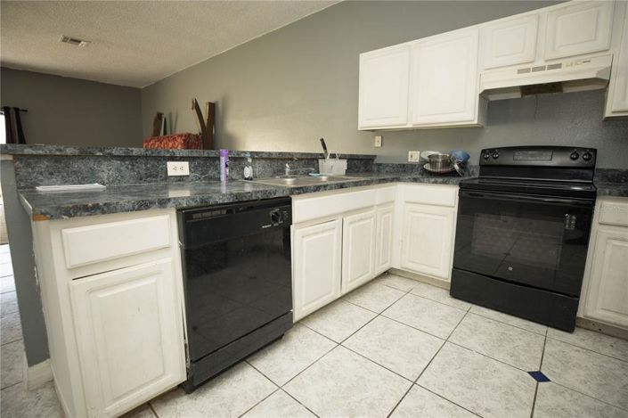 Image No.10-3 Bed Townhouse for sale