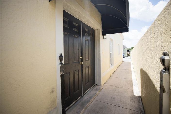 Image No.2-3 Bed Townhouse for sale