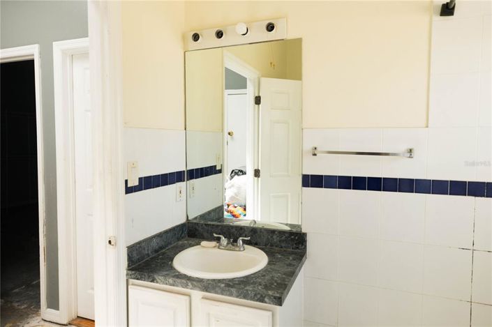 Image No.22-3 Bed Townhouse for sale