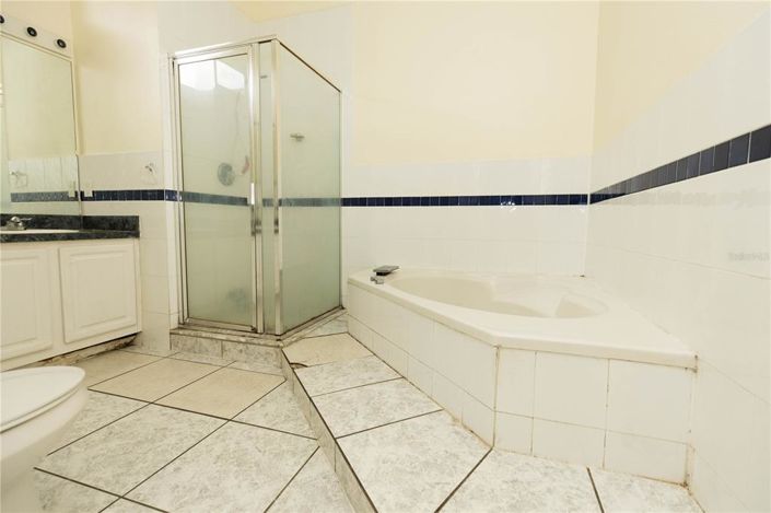 Image No.27-3 Bed Townhouse for sale