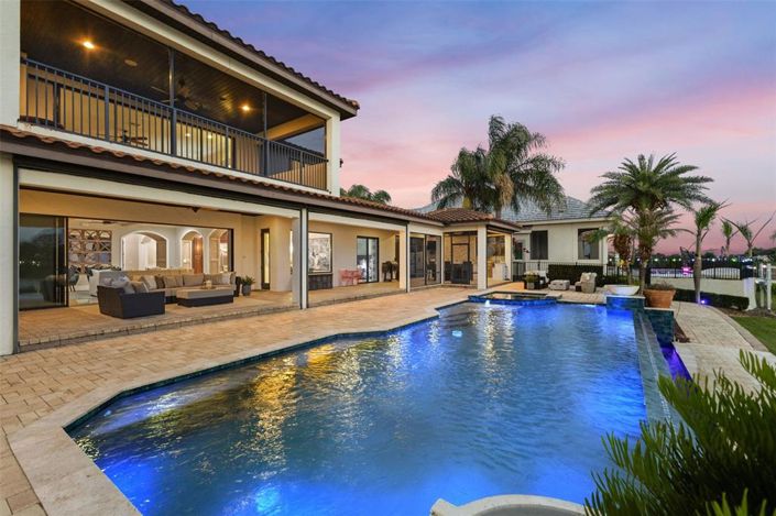 Image No.5-6 Bed House for sale