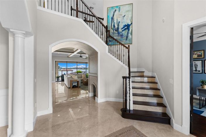 Image No.8-6 Bed House for sale