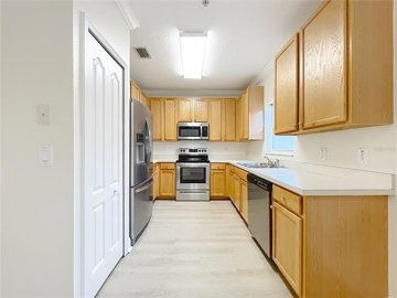 fa005713-596