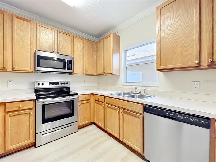 Image No.9-2 Bed Townhouse for sale