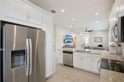 fa005713-595