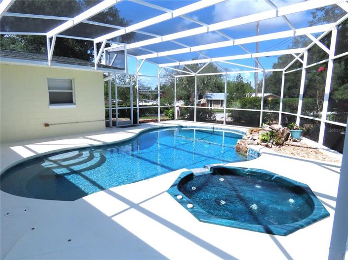 Image No.12-3 Bed House for sale