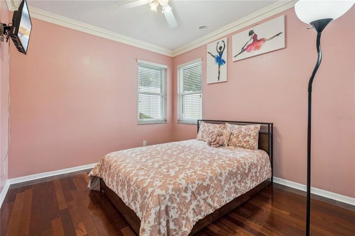 Image No.20-4 Bed House for sale