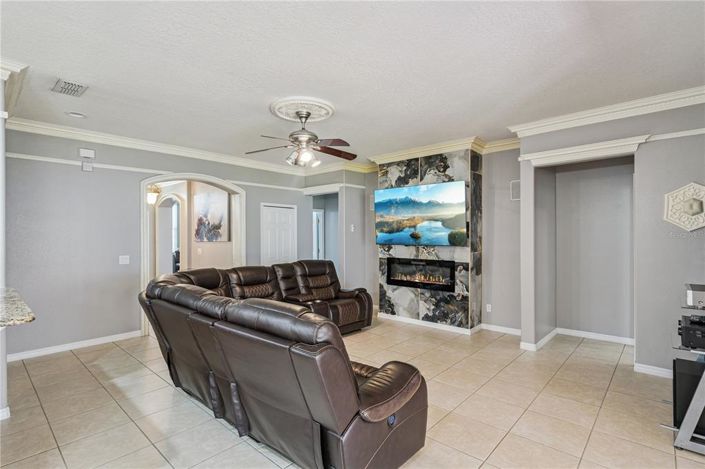 Image No.8-4 Bed House for sale