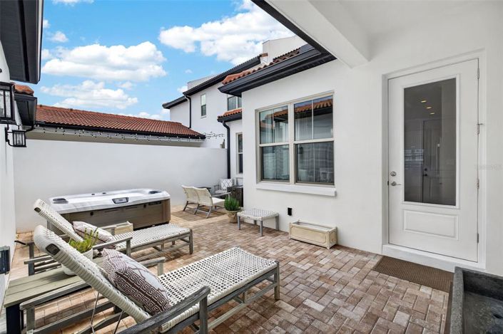 Image No.18-3 Bed Townhouse for sale