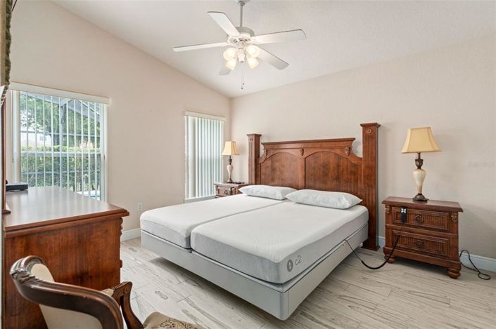 Image No.15-5 Bed House for sale