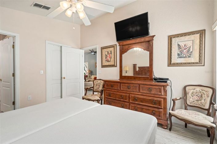Image No.16-5 Bed House for sale