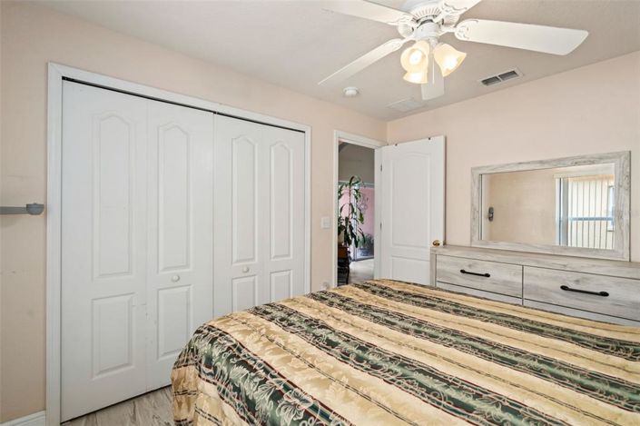 Image No.20-5 Bed House for sale