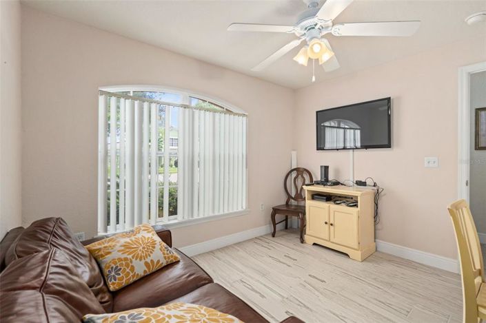 Image No.6-5 Bed House for sale