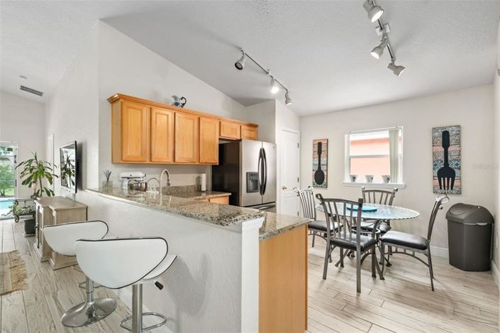 Image No.7-5 Bed House for sale
