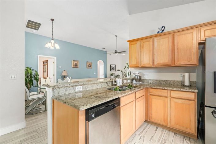 Image No.9-5 Bed House for sale