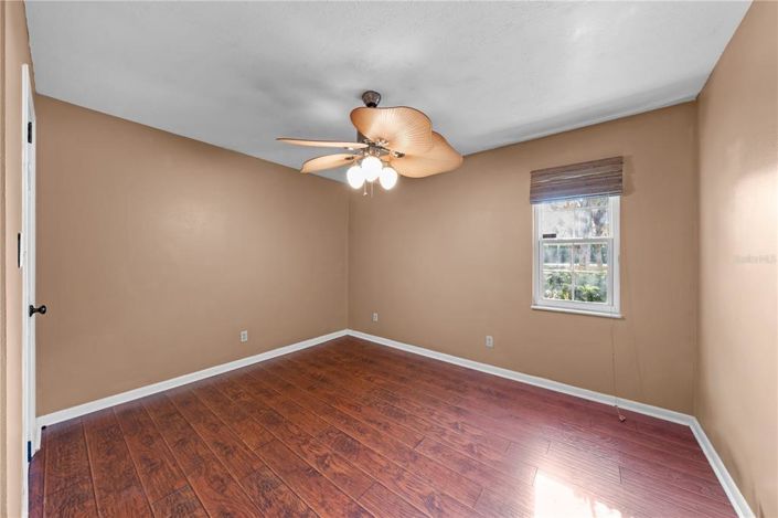 Image No.25-4 Bed House for sale