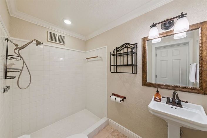 Image No.41-4 Bed House for sale