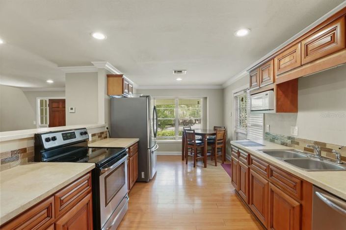 Image No.7-4 Bed House for sale