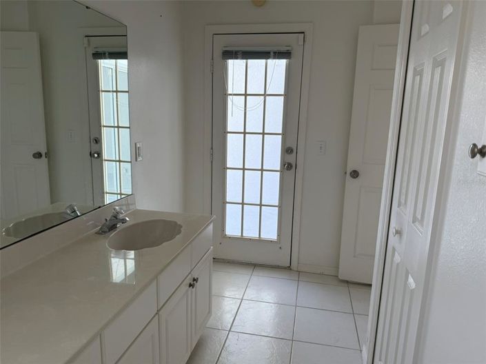Image No.13-3 Bed House for sale