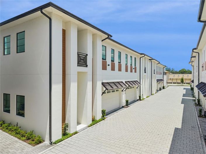 Image No.2-3 Bed Townhouse for sale