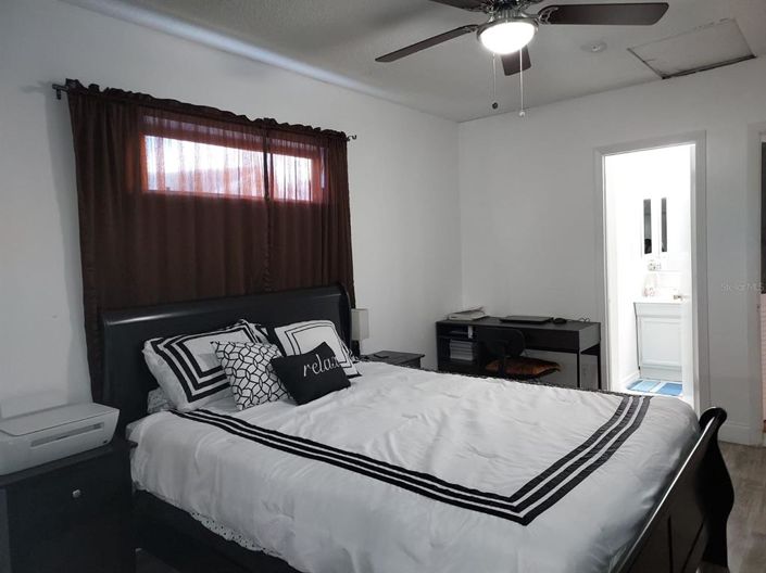 Image No.11-3 Bed House for sale