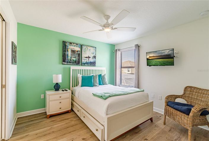 Image No.18-6 Bed House for sale