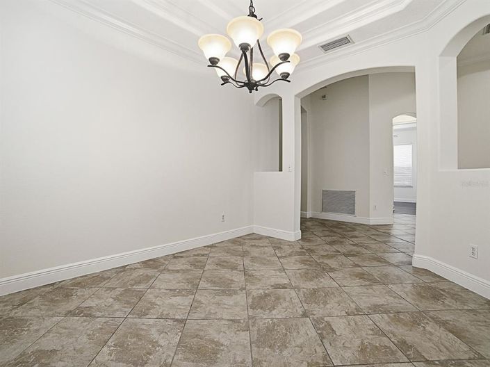 Image No.11-3 Bed House for sale