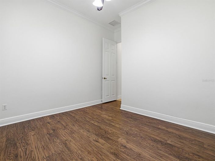 Image No.21-3 Bed House for sale