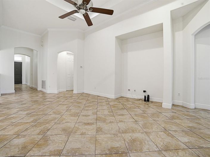 Image No.9-3 Bed House for sale