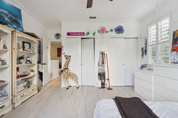 Image No.36-5 Bed House for sale