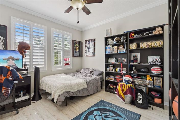 Image No.38-5 Bed House for sale