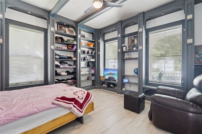 Image No.40-5 Bed House for sale