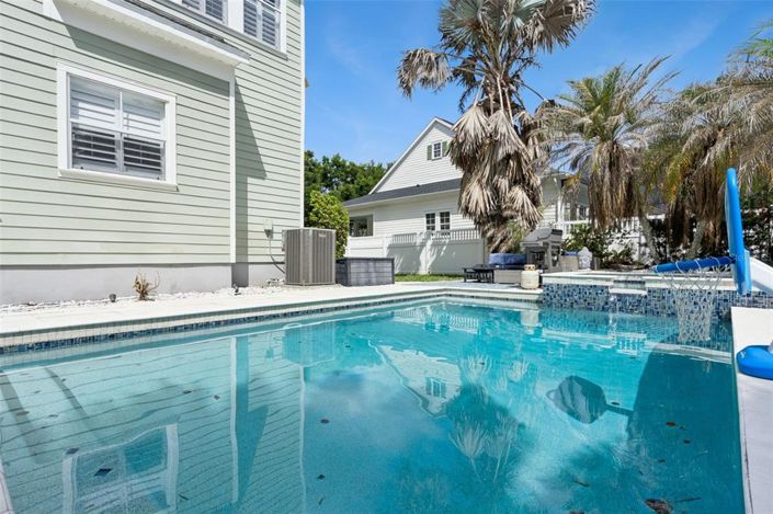 Image No.46-5 Bed House for sale