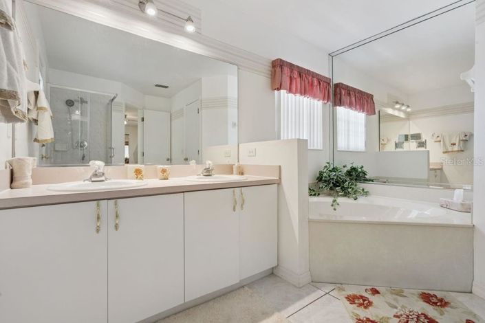 Image No.9-3 Bed House for sale