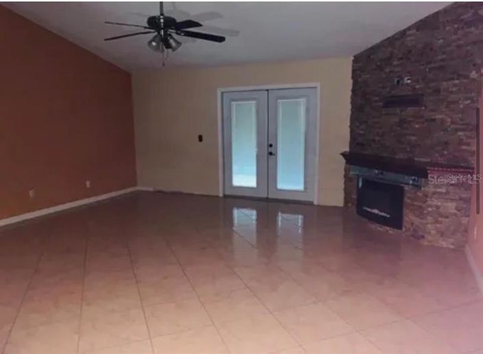 Image No.2-4 Bed House for sale
