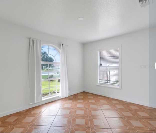Image No.9-3 Bed House for sale