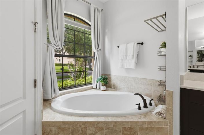 Image No.19-5 Bed House for sale