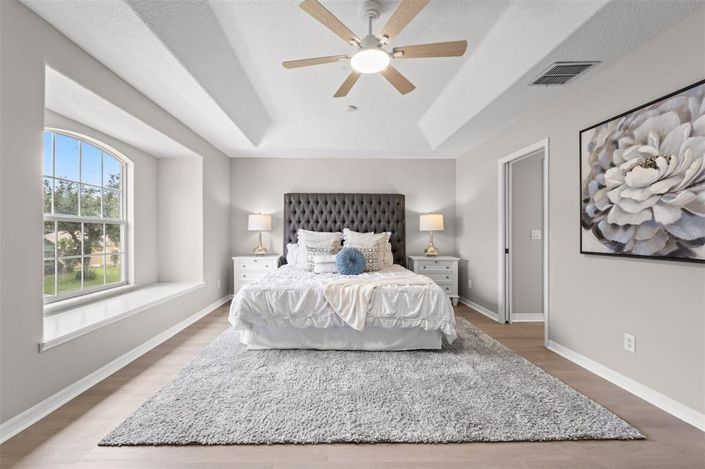 Image No.30-5 Bed House for sale