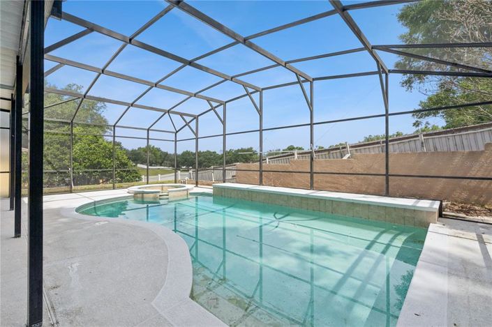 Image No.50-5 Bed House for sale